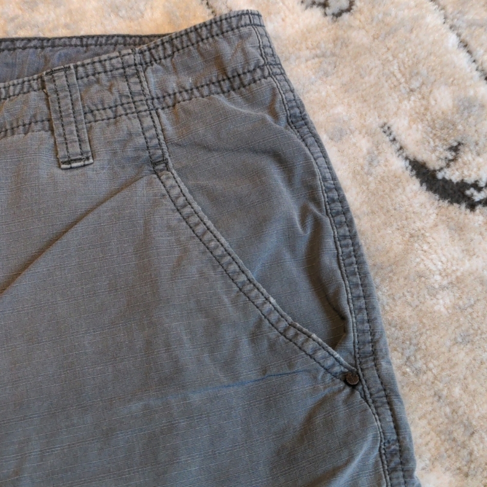 Calvin Klein cargo shorts - Picture 4 of 8